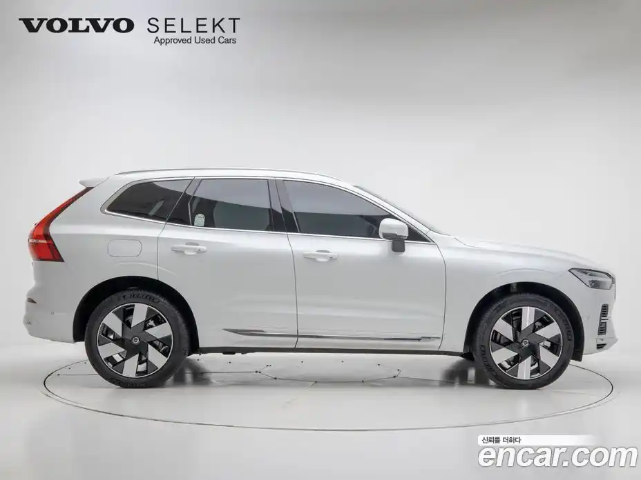 Volvo XC60 2025 2.0 Автомат в Москве № 230790, фото 3
