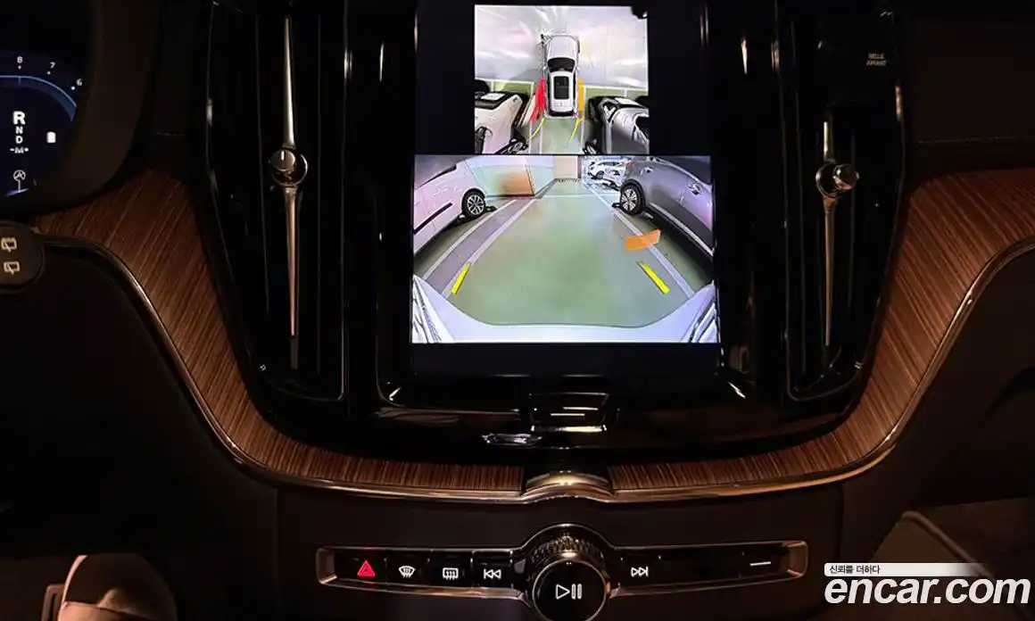 Volvo XC60 2024 2.0 Автомат в Москве № 230858, фото 12