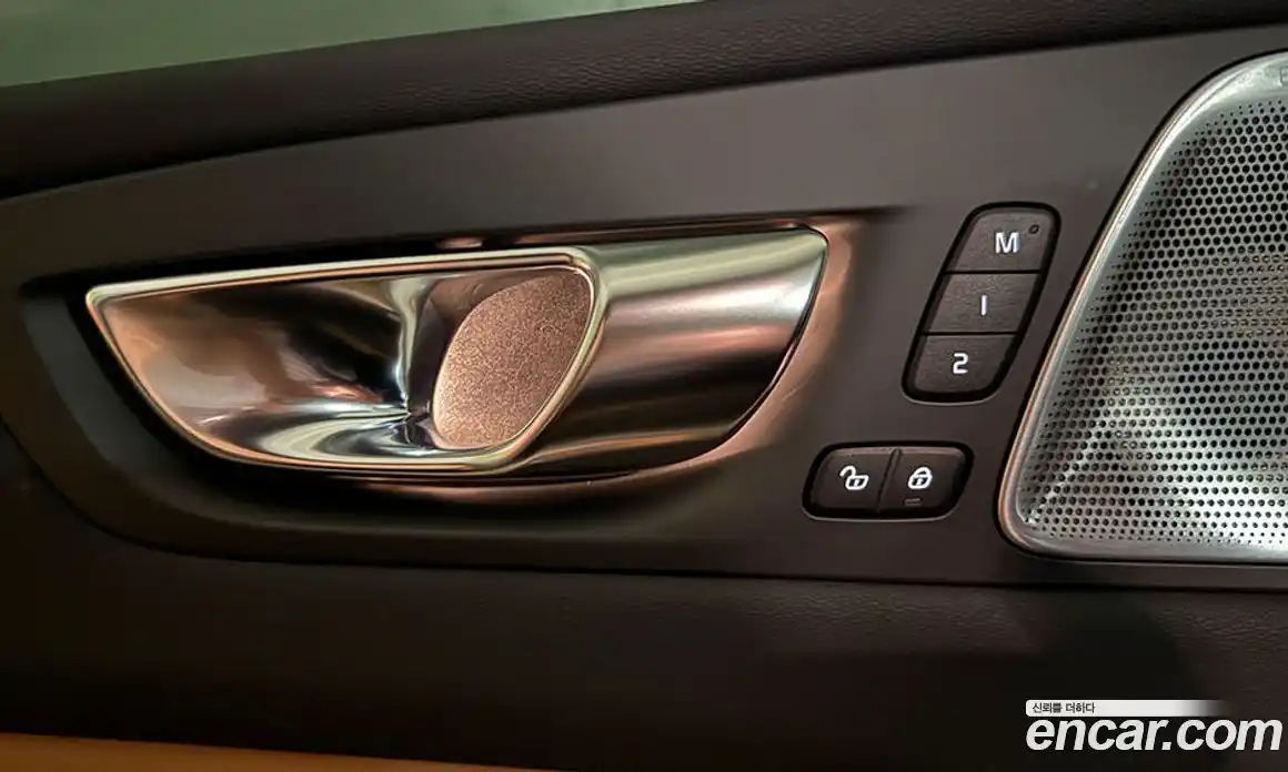 Volvo XC60 2024 2.0 Автомат в Москве № 230858, фото 13