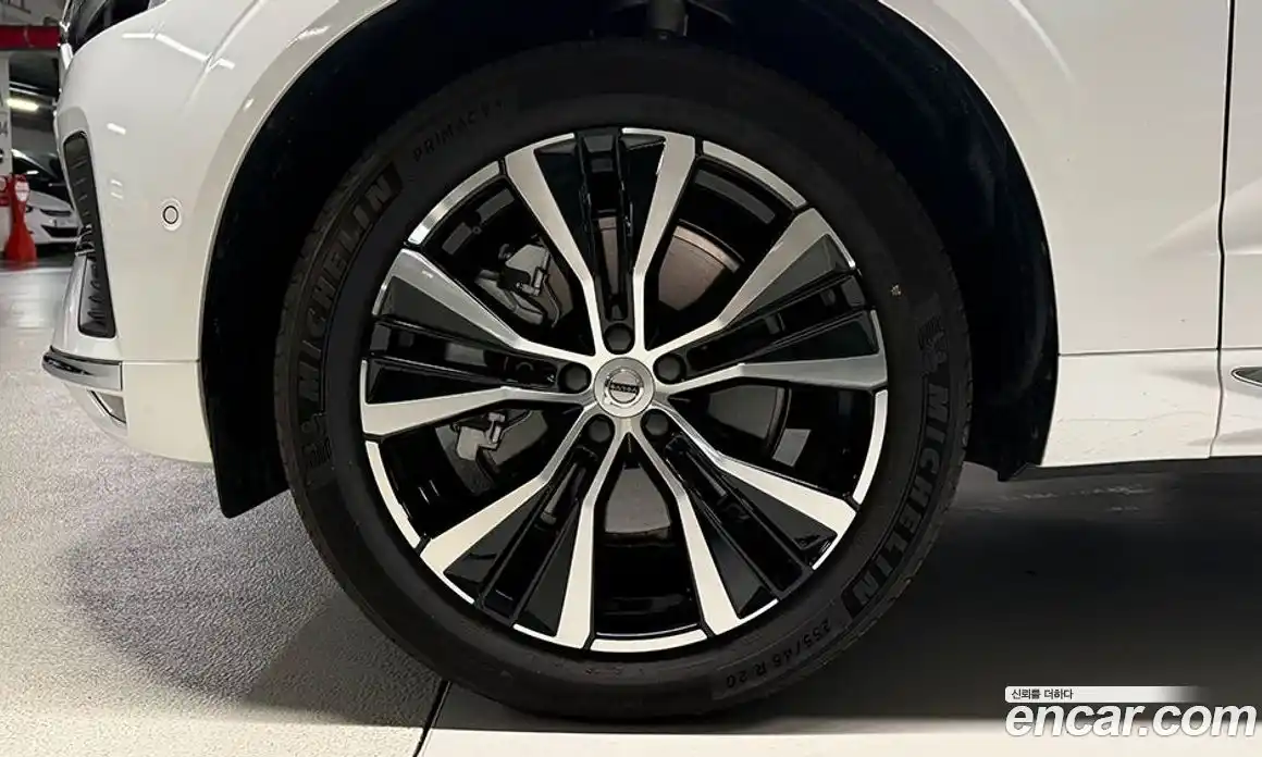 Volvo XC60 2024 2.0 Автомат в Москве № 230858, фото 15