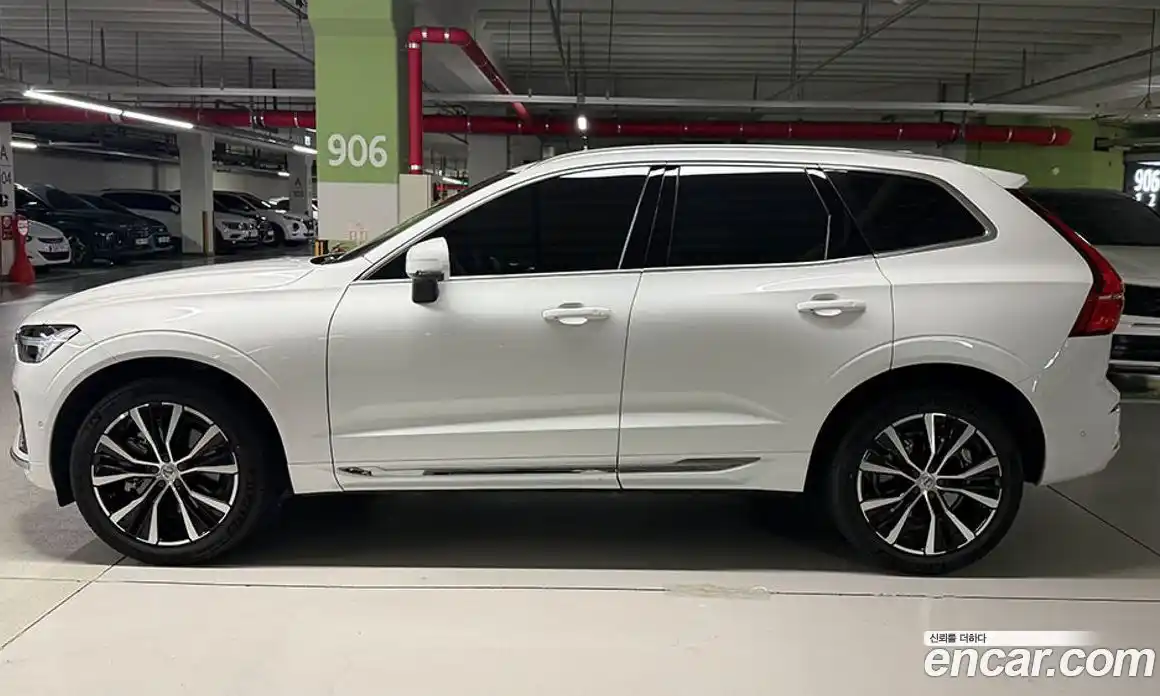 Volvo XC60 2024 2.0 Автомат в Москве № 230858, фото 3