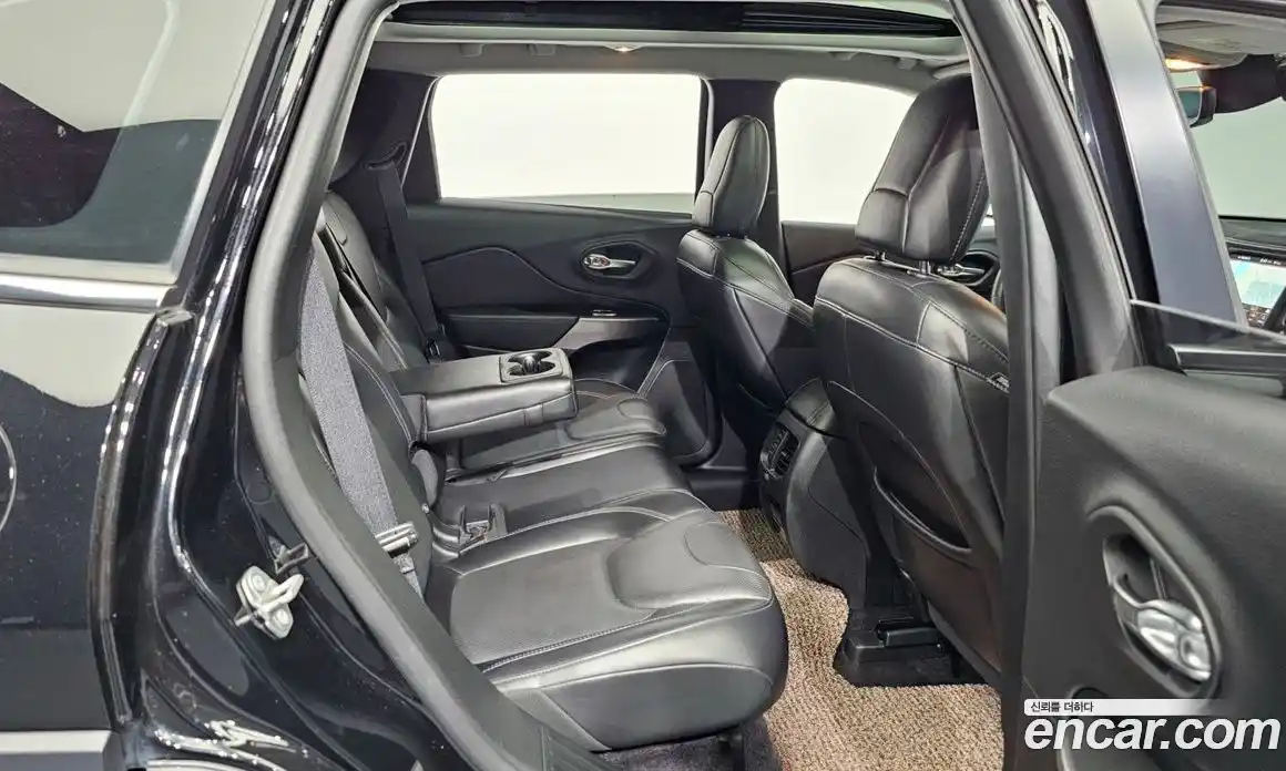 Jeep Cherokee 2019 2.4 Автомат в Москве № 232653, фото 19