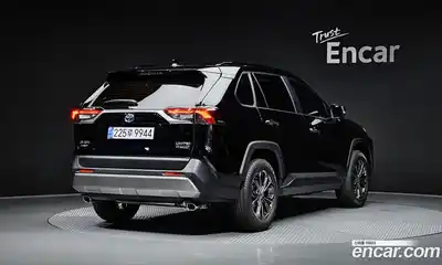 Toyota RAV4, 2024