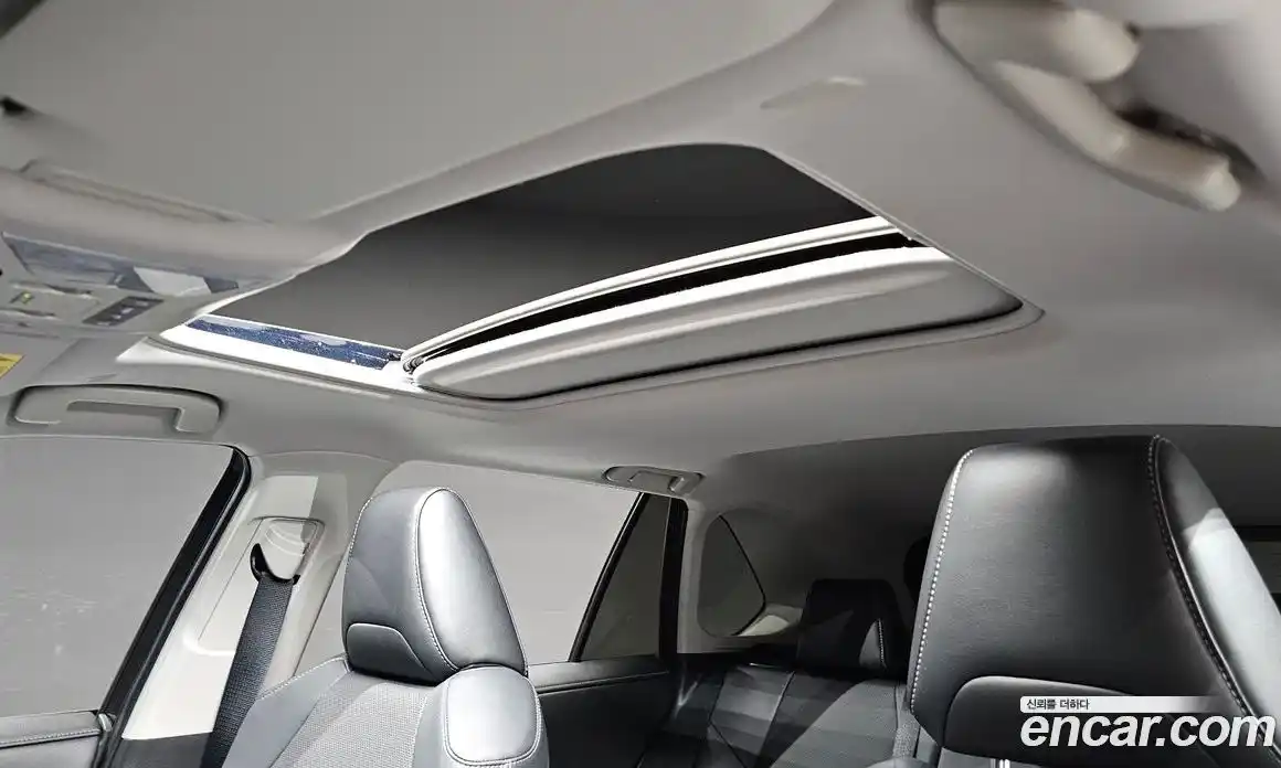 Toyota RAV4 2024 2.5 Автомат в Москве № 232820, фото 15