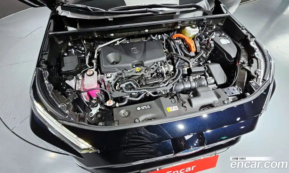 Toyota RAV4 2024 2.5 Автомат в Москве № 232820, фото 18