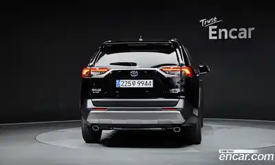 Toyota RAV4 2024 2.5 Автомат в Москве № 232820, миниатюра 9