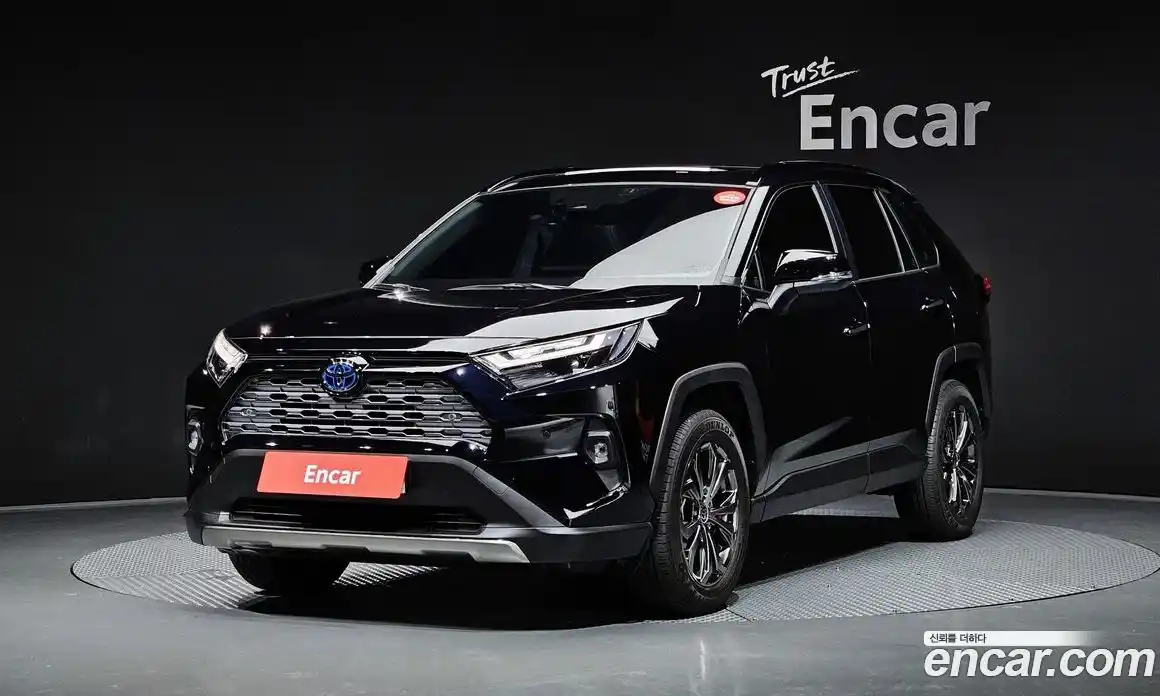 Toyota RAV4 2024 2.5 Автомат в Москве № 232820, фото 10