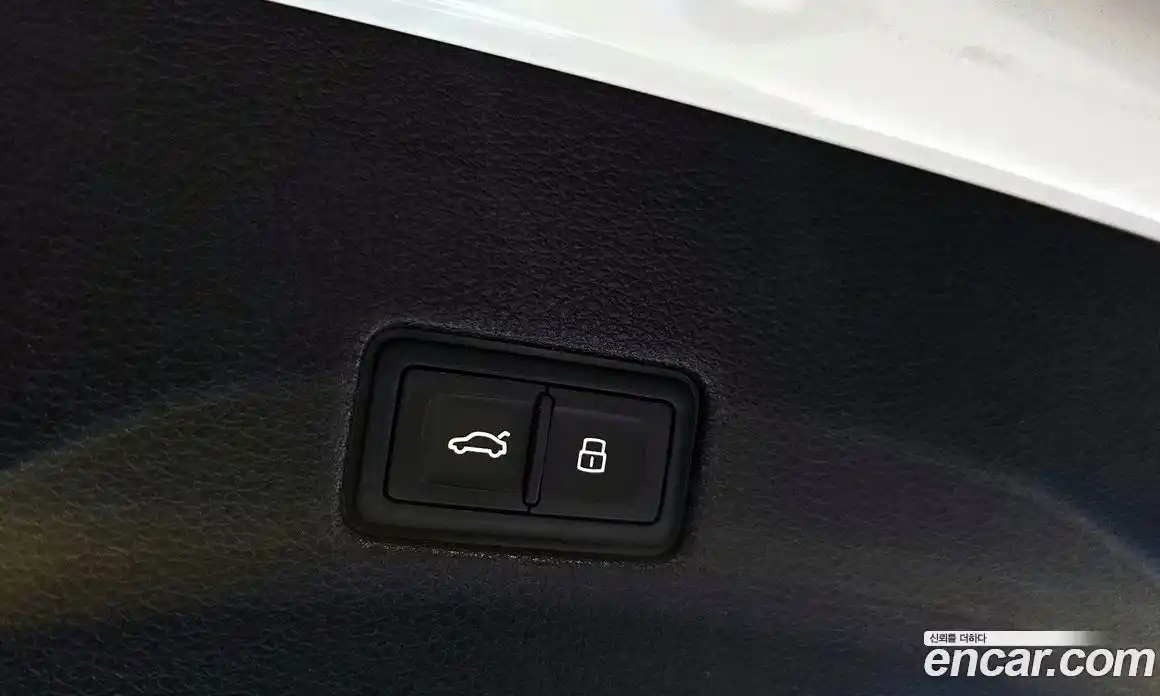 Audi Q8 2021 3.0 Автомат в Москве № 243837, фото 1