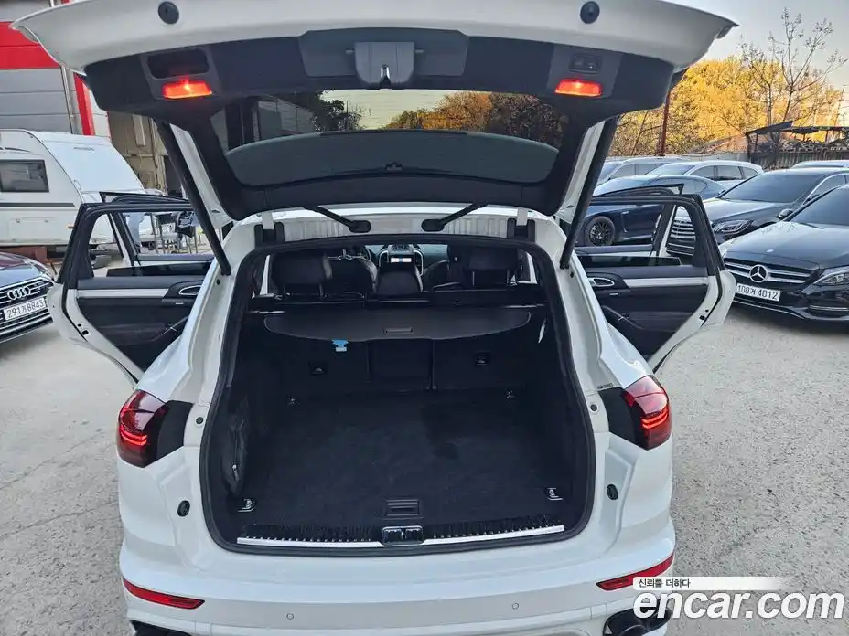 Porsche Cayenne 2018 3.6 Автомат в Москве № 252393, фото 15