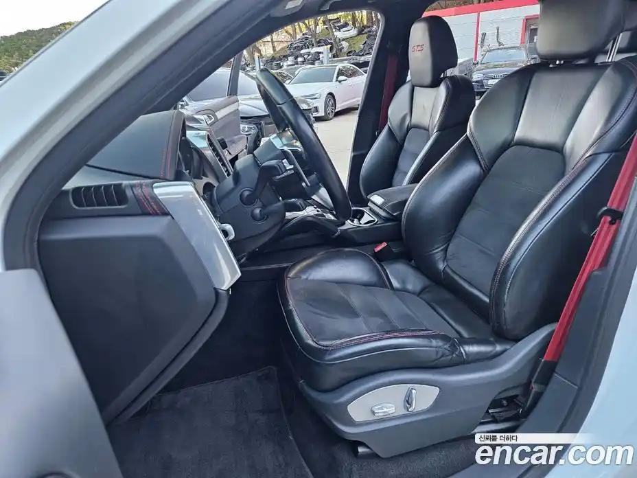 Porsche Cayenne 2018 3.6 Автомат в Москве № 252393, фото 10