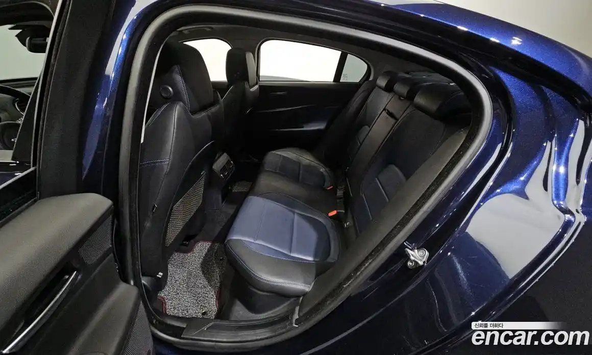 Jaguar XE 2016 2.0 Автомат в Москве № 256064, фото 12