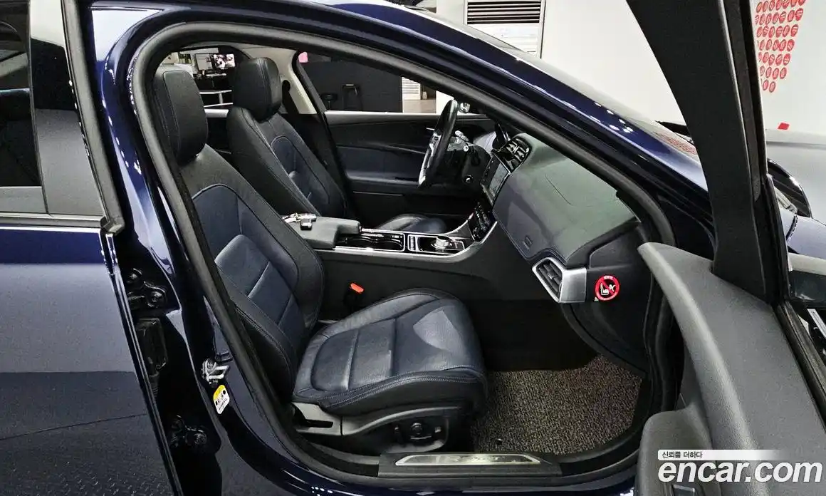 Jaguar XE 2016 2.0 Автомат в Москве № 256064, фото 13