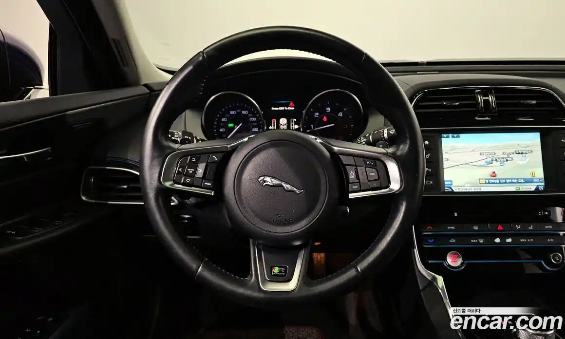 Jaguar XE 2016 2.0 Автомат в Москве № 256064, фото 14