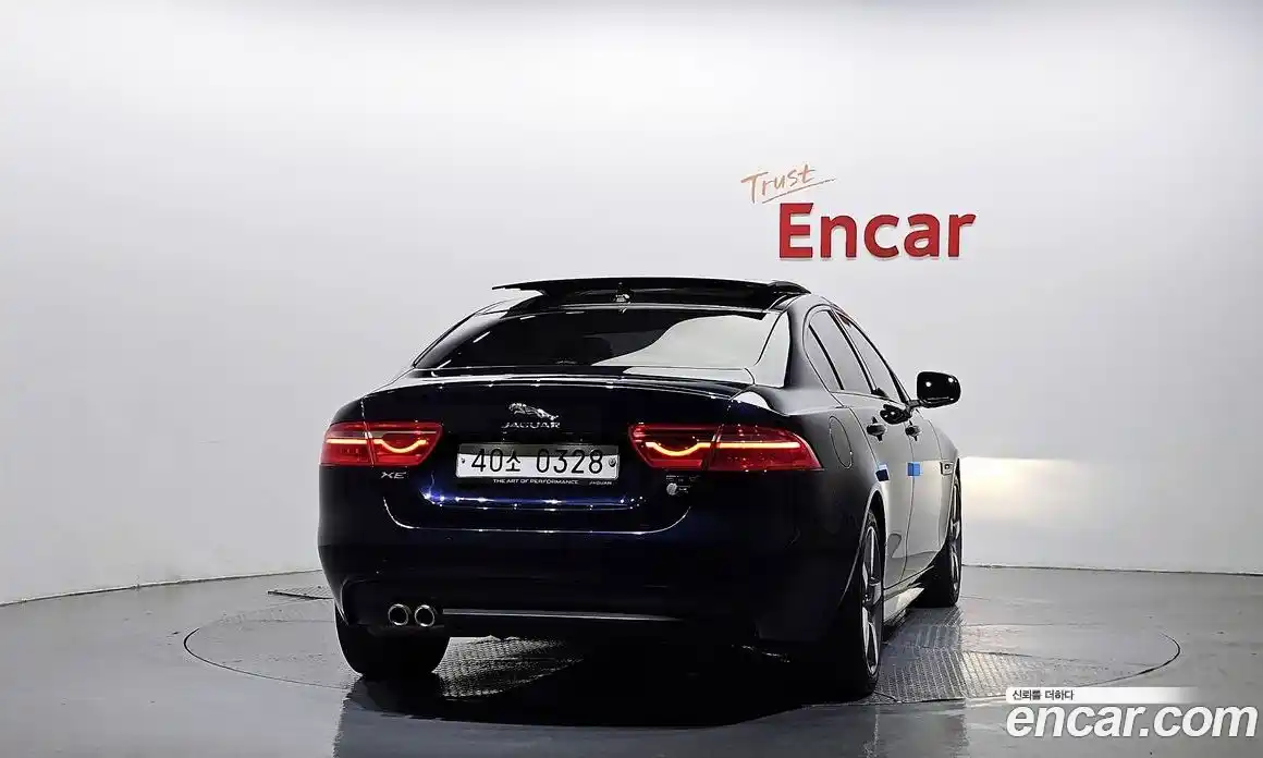 Jaguar XE 2016 2.0 Автомат в Москве № 256064, фото 16