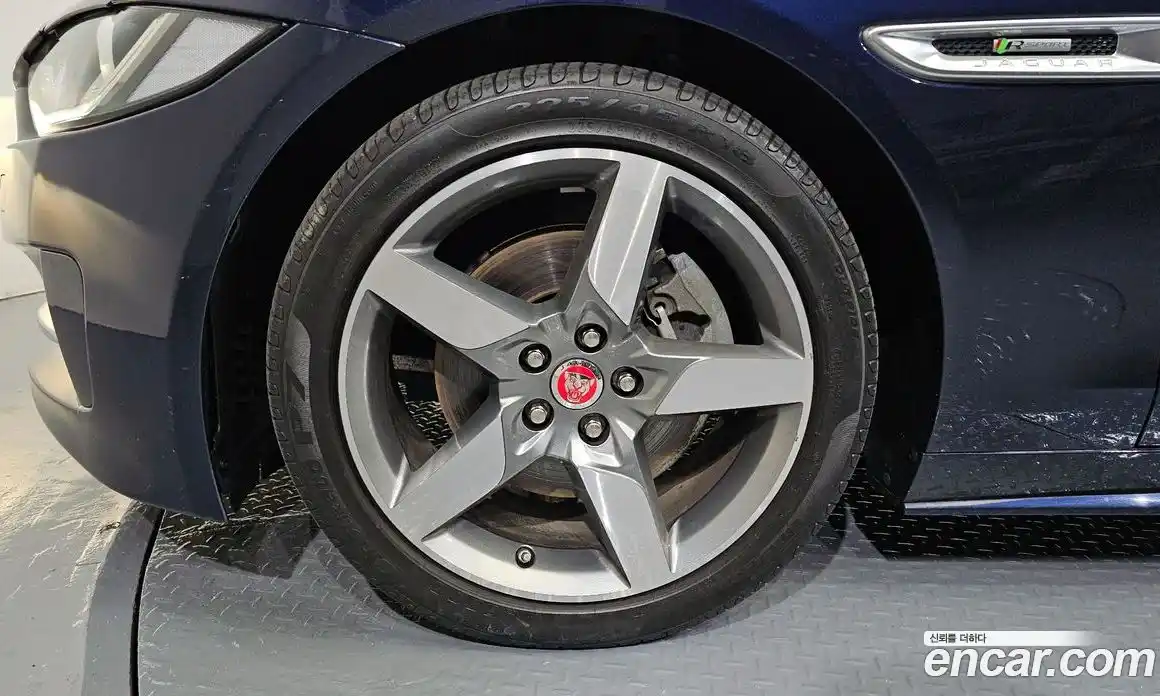 Jaguar XE 2016 2.0 Автомат в Москве № 256064, фото 3