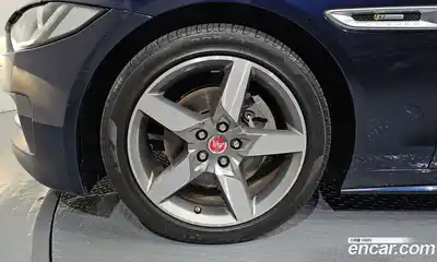 Jaguar XE 2016 2.0 Автомат в Москве № 256064, миниатюра 3