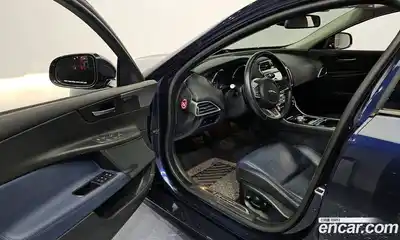 Jaguar XE 2016 2.0 Автомат в Москве № 256064, миниатюра 4
