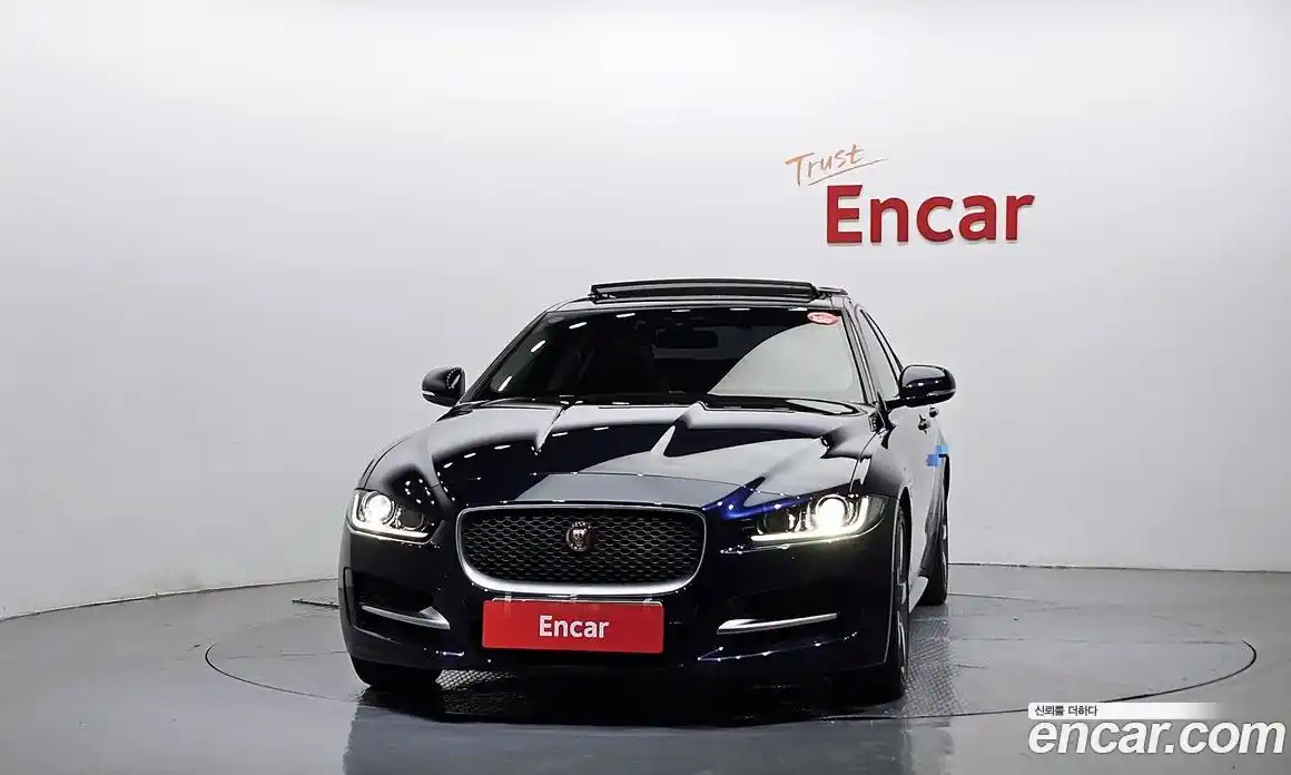 Jaguar XE 2016 2.0 Автомат в Москве № 256064, фото 9