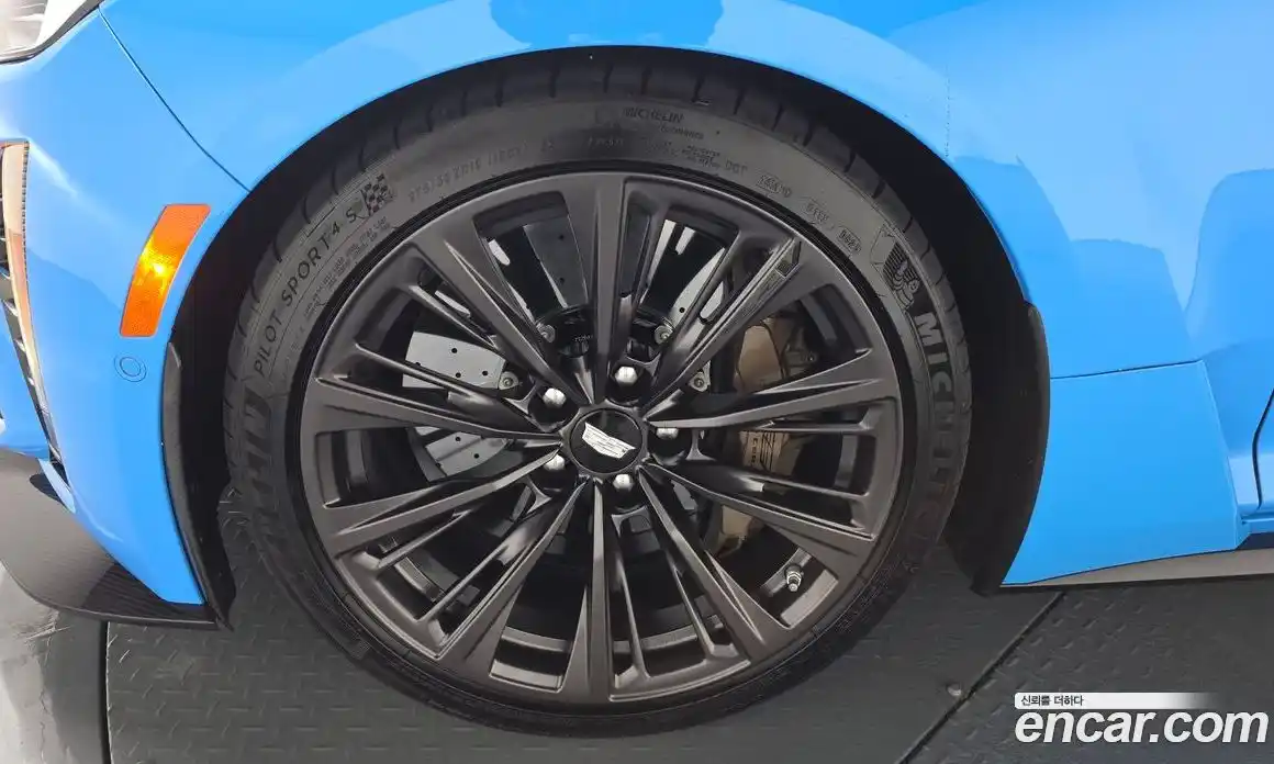 Cadillac CT5-V 2023 6.2 Автомат в Москве № 256378, фото 4