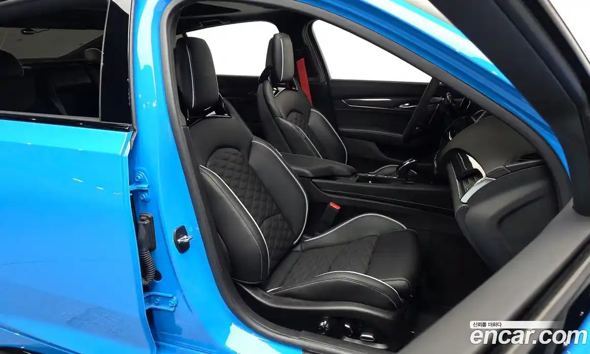 Cadillac CT5-V 2023 6.2 Автомат в Москве № 256378, фото 9