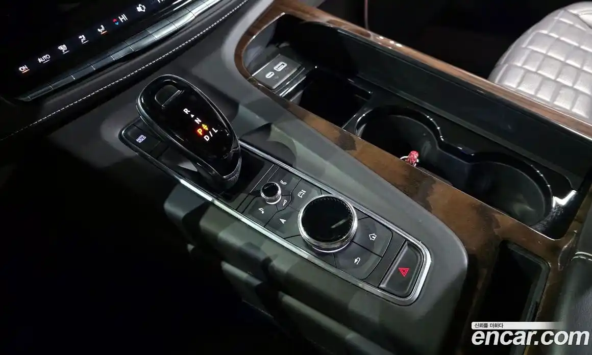 Cadillac Escalade 2022 6.2 Автомат в Москве № 256429, фото 11