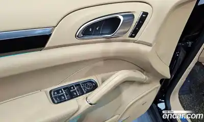 Porsche Cayenne 2017 3.0 Автомат в Москве № 270704, миниатюра 12