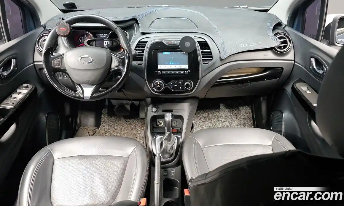 Renault QM3 2017 1.5 Автомат в Москве № 276070, фото 18