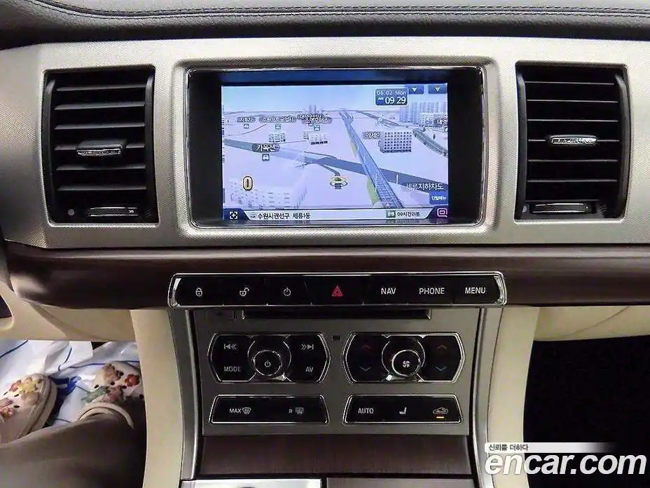 Jaguar XF 2013 2.0 Автомат в Москве № 283942, фото 13