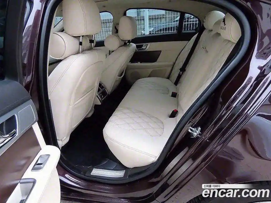 Jaguar XF 2013 2.0 Автомат в Москве № 283942, фото 6