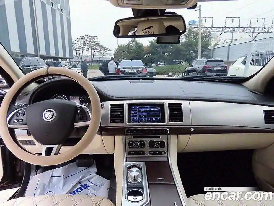 Jaguar XF 2013 2.0 Автомат в Москве № 283942, фото 7