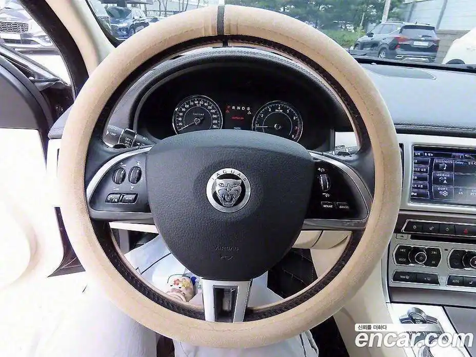 Jaguar XF 2013 2.0 Автомат в Москве № 283942, фото 8