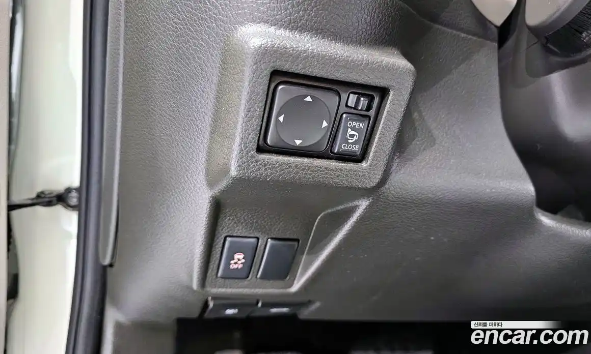 Nissan Cube 2011 1.8 Автомат в Москве № 285041, фото 17