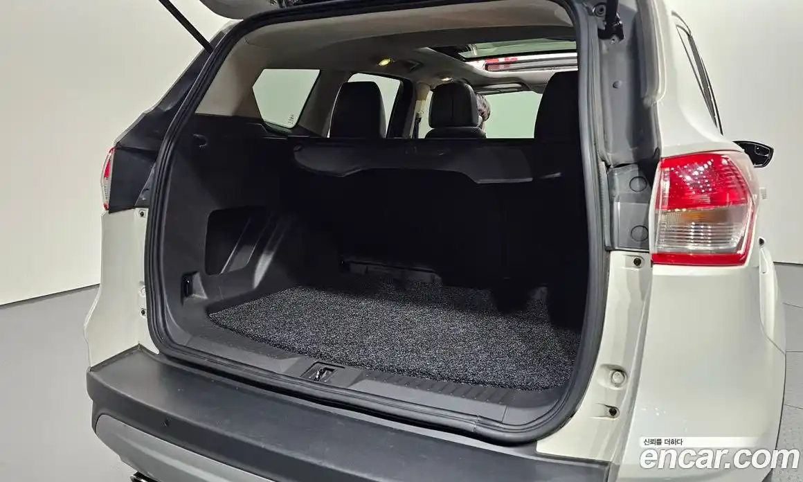 Ford Escape 2014 2.0 Автомат в Москве № 294978, фото 6