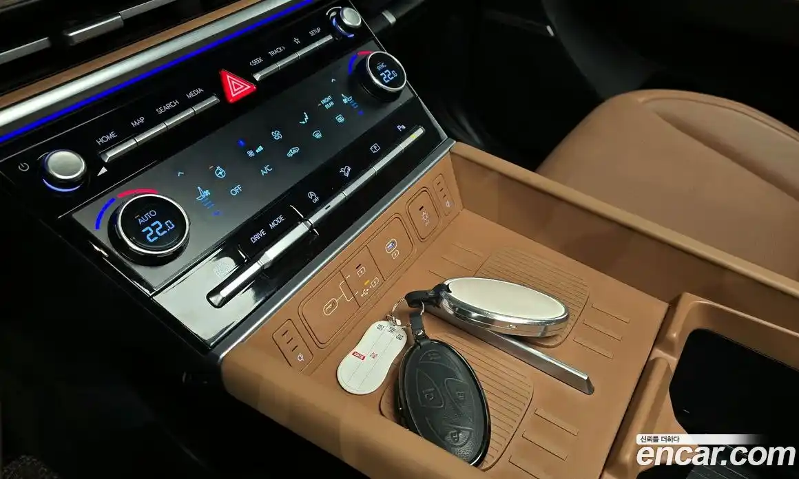 Hyundai Santa Fe 2024 2.5 Автомат в Москве № 303946, фото 16