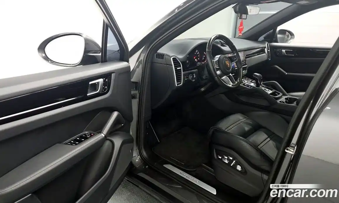 Porsche Cayenne 2020 3.0 Автомат в Москве № 312874, фото 12