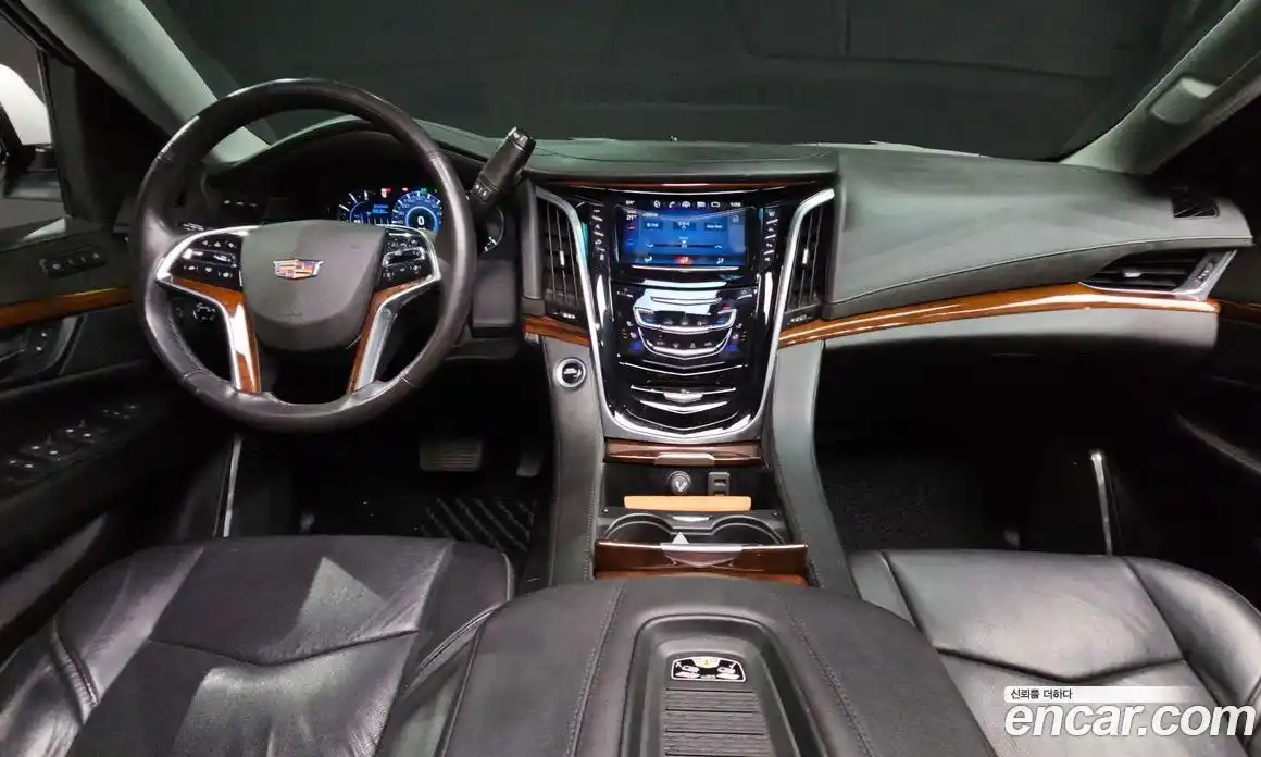 Cadillac Escalade 2018 6.2 Автомат в Москве № 320941, фото 16