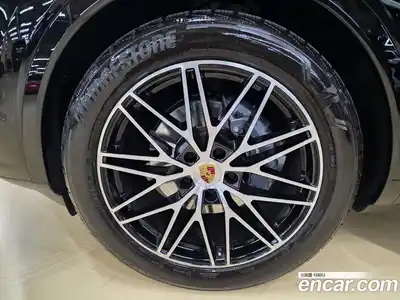 Porsche Cayenne 2024 3.0 Автомат в Москве № 327382, миниатюра 6