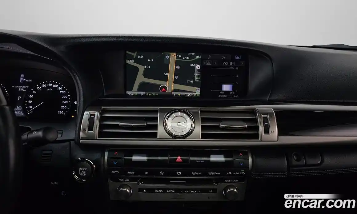 Lexus LS 2016 4.6 Автомат в Москве № 329596, фото 14