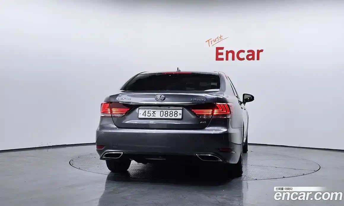 Lexus LS 2016 4.6 Автомат в Москве № 329596, фото 4