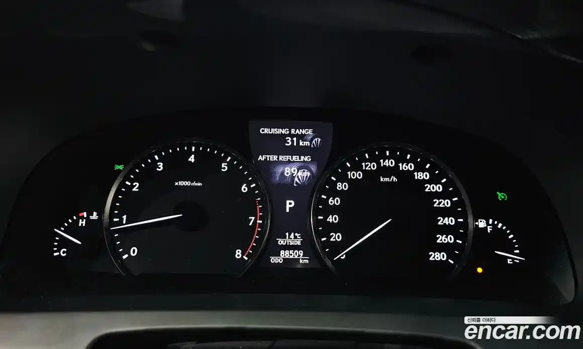 Lexus LS 2016 4.6 Автомат в Москве № 329596, фото 8