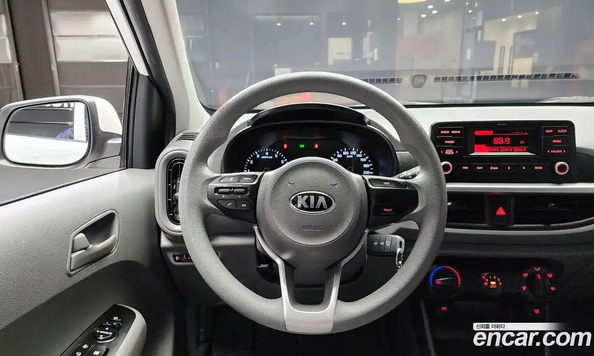 Kia Morning 2021 1.0 Автомат в Москве № 363275, фото 14