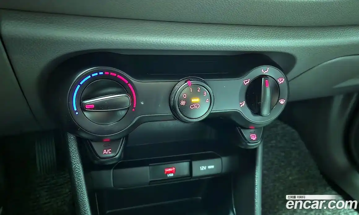 Kia Morning 2021 1.0 Автомат в Москве № 363275, фото 17