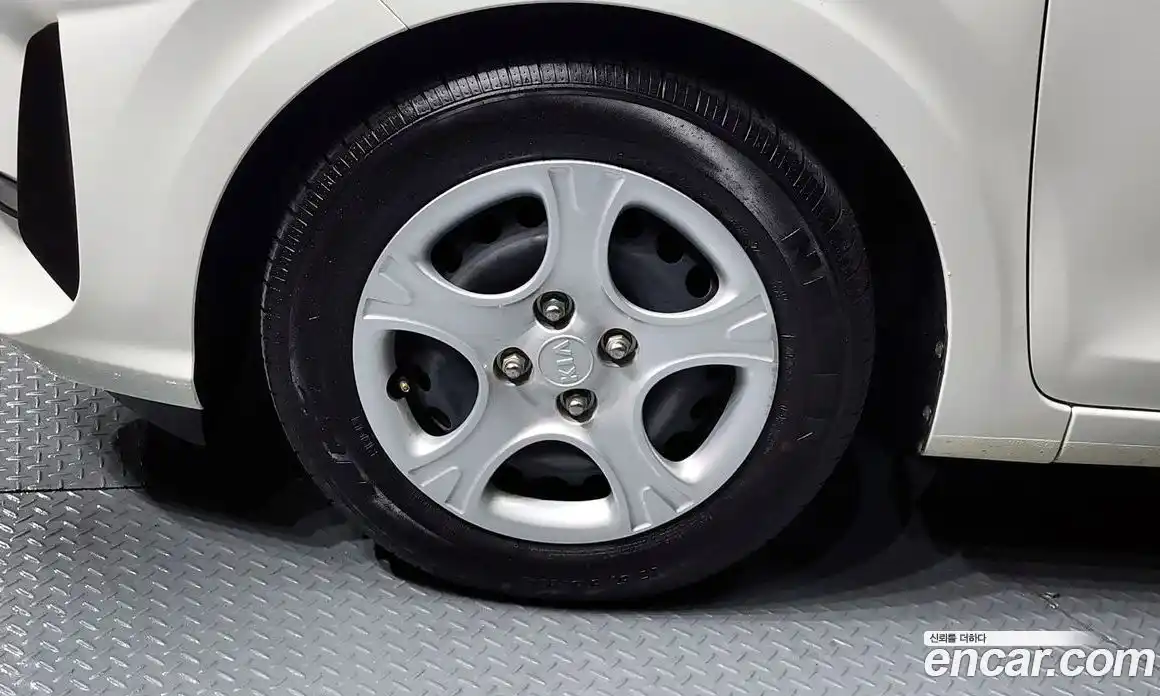 Kia Morning 2021 1.0 Автомат в Москве № 363275, фото 19