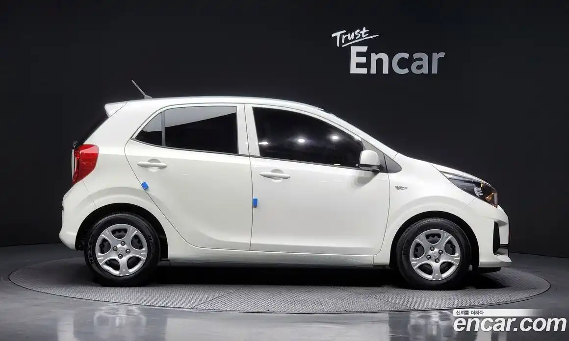 Kia Morning 2021 1.0 Автомат в Москве № 363275, фото 4