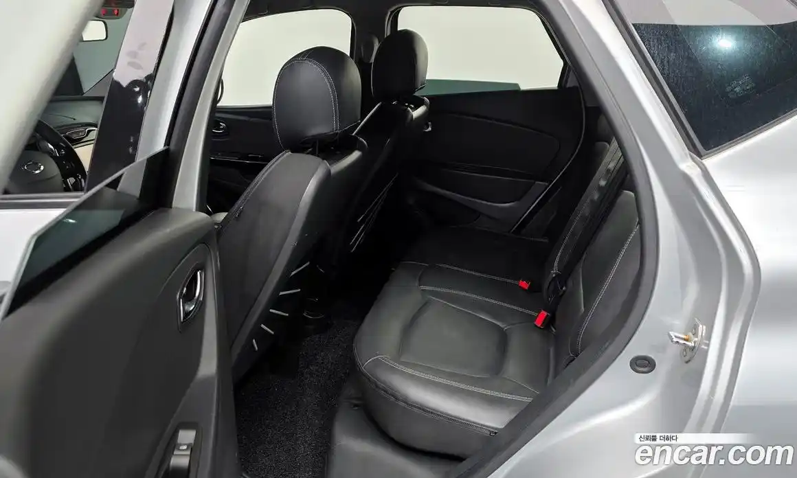 Renault QM3 2015 1.5 Автомат в Москве № 382772, фото 20