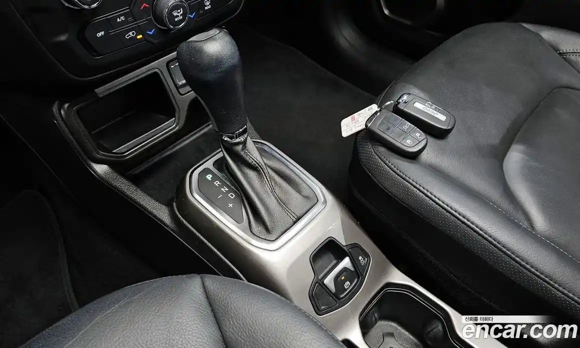 Jeep Renegade 2021 2.4 Автомат в Москве № 401541, фото 9