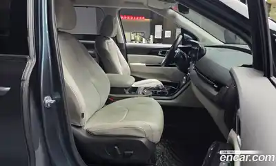 Kia Canival 2021 2.2 Автомат в Москве № 403573, миниатюра 11