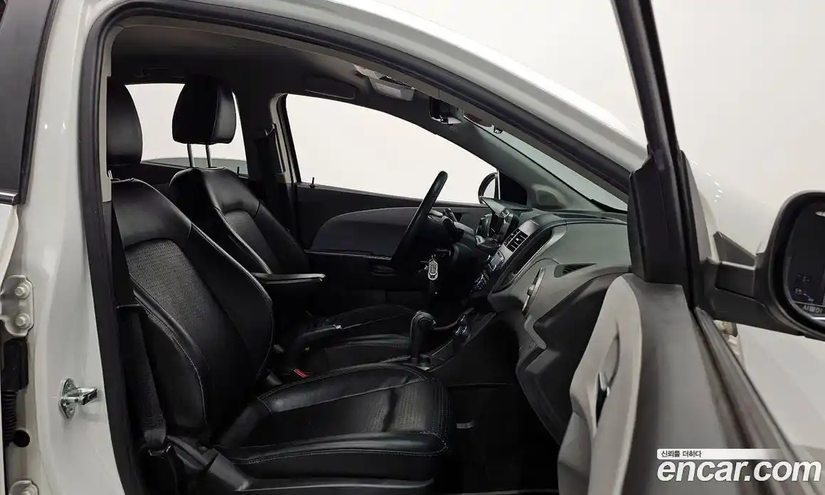 Chevrolet Aveo 2014 1.6 Автомат в Москве № 41900, фото 13