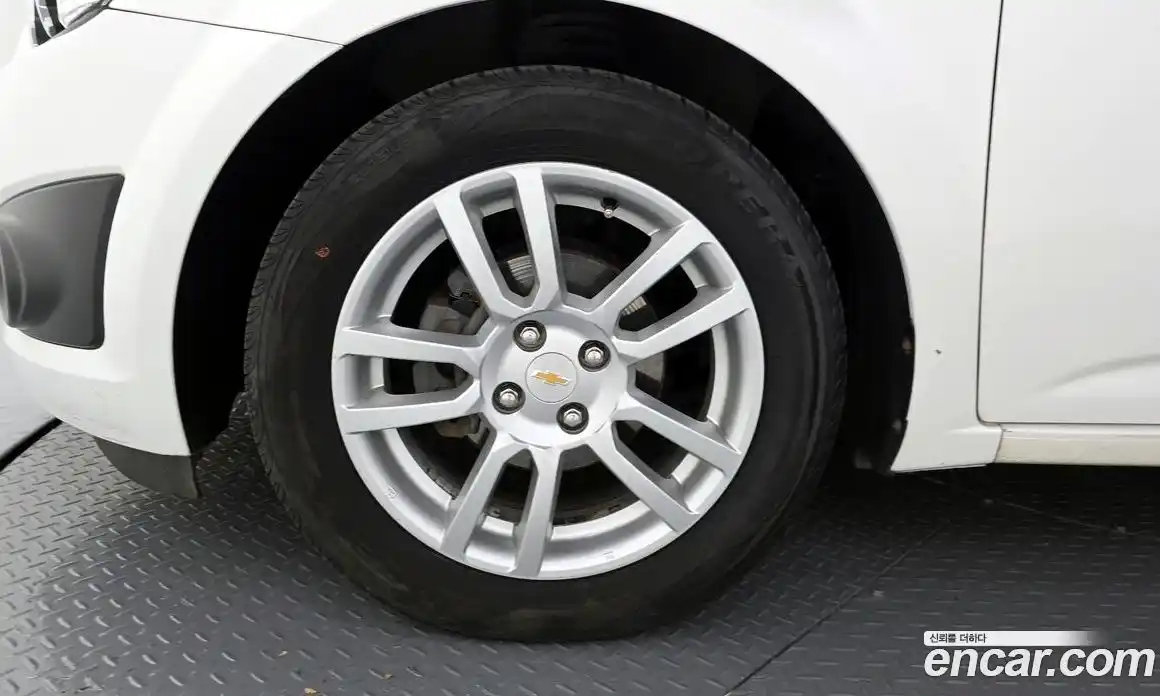 Chevrolet Aveo 2013 1.6 Автомат в Москве № 42287, фото 13