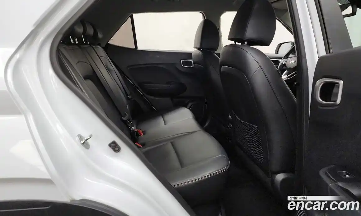 Hyundai Venue 2023 1.6 Автомат в Москве № 42488, фото 12